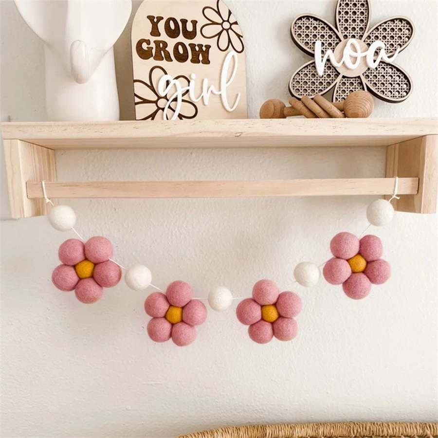 Baby Nursery Garland - Guirnalda de margaritas de fieltro hecha